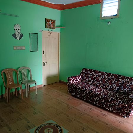 Ashwin Home Stay Tiruvannámalaj Kültér fotó